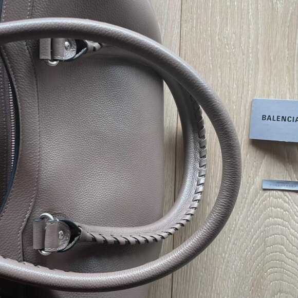 The iconic, stunning and RARE Balenciaga Neo Classic Large City bag! NWT - Picture 10 of 16